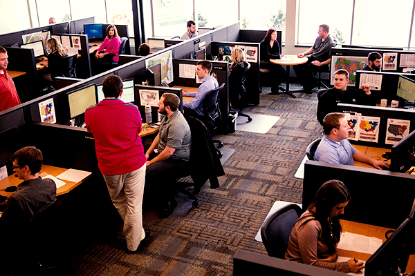 sales-floor-salespeople-conversing