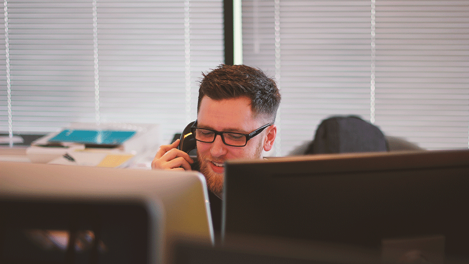 Transportation-Provider-on-Phone