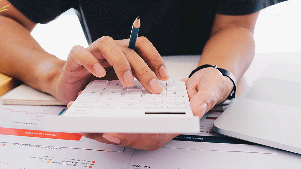 Woman-Calculating-Freight-Costs
